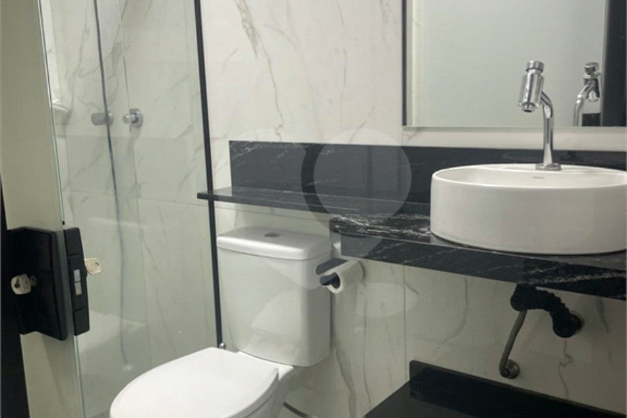 Casa à venda com 3 quartos, sendo 1 suíte, no condomínio Residencial Via Veneto, São Paulo - SP