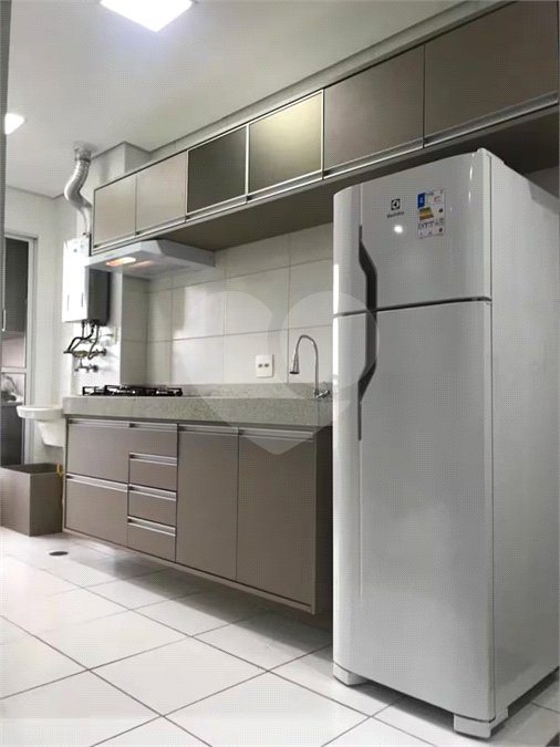 Apartamento à venda com 2 quartos, sendo 1 suíte, em Jardim Carambeí, São Roque, SP