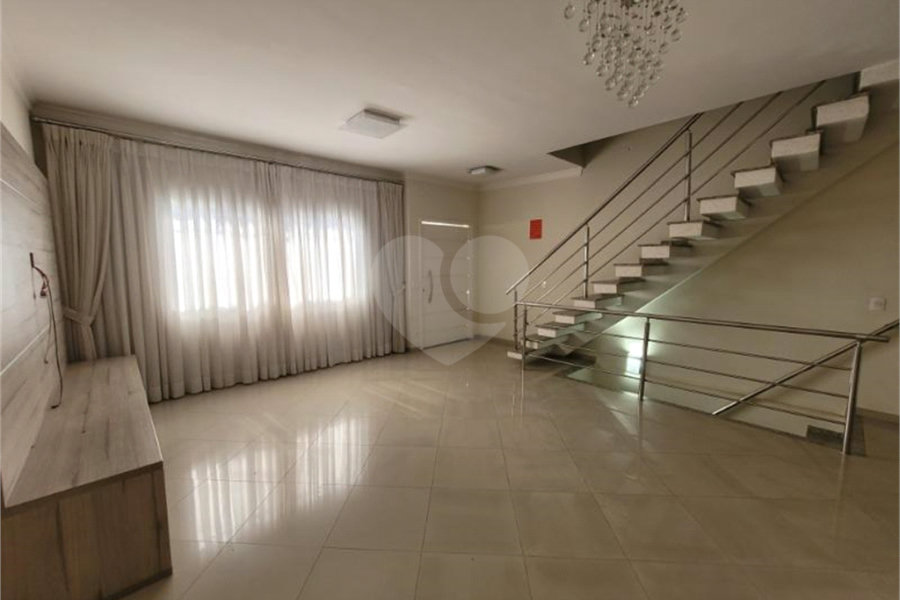 Casa à venda com 3 quartos, sendo 1 suíte, no condomínio Maximus I, São Paulo - SP