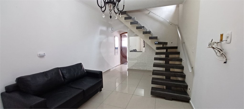 Sobrado à venda com 3 quartos, sendo 1 suíte, em Tremembé, São Paulo, SP
