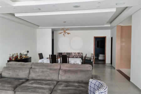 Casa à venda com 4 quartos, sendo 1 suíte, no condomínio Clube Florada Suzano, Suzano - SP