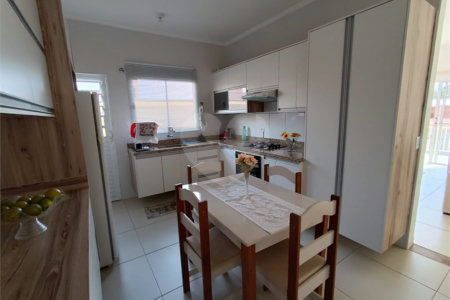 Casa à venda com 3 quartos, sendo 1 suíte,  em Loteamento Jardim do Sol (mailasqui), São Roque, SP