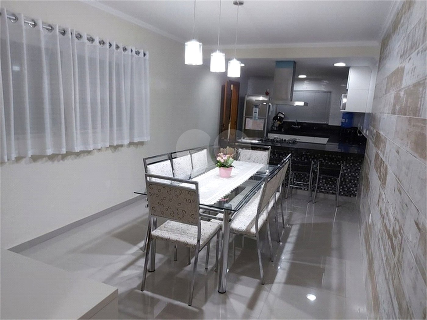 Sobrado à venda com 3 quartos, sendo 1 suíte, em Vila Laís, São Paulo, SP