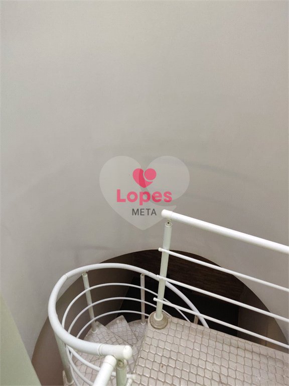 Casa à venda com 3 suítes no condomínio Jaridim Coleginho, Jacareí - SP