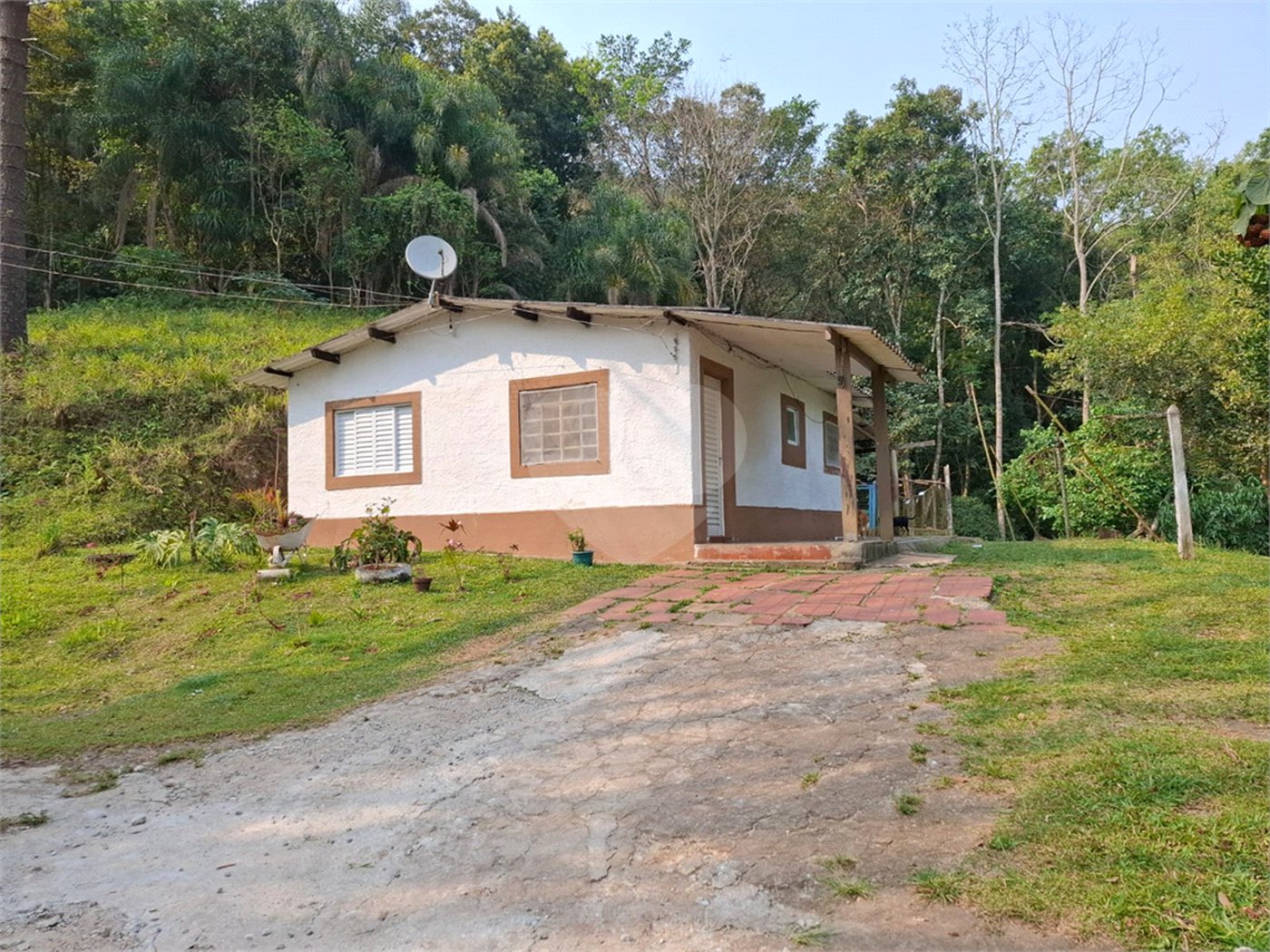 Sítio à venda com 3 quartos, sendo 1 suíte, em Bairro do Cambará, São Roque, SP
