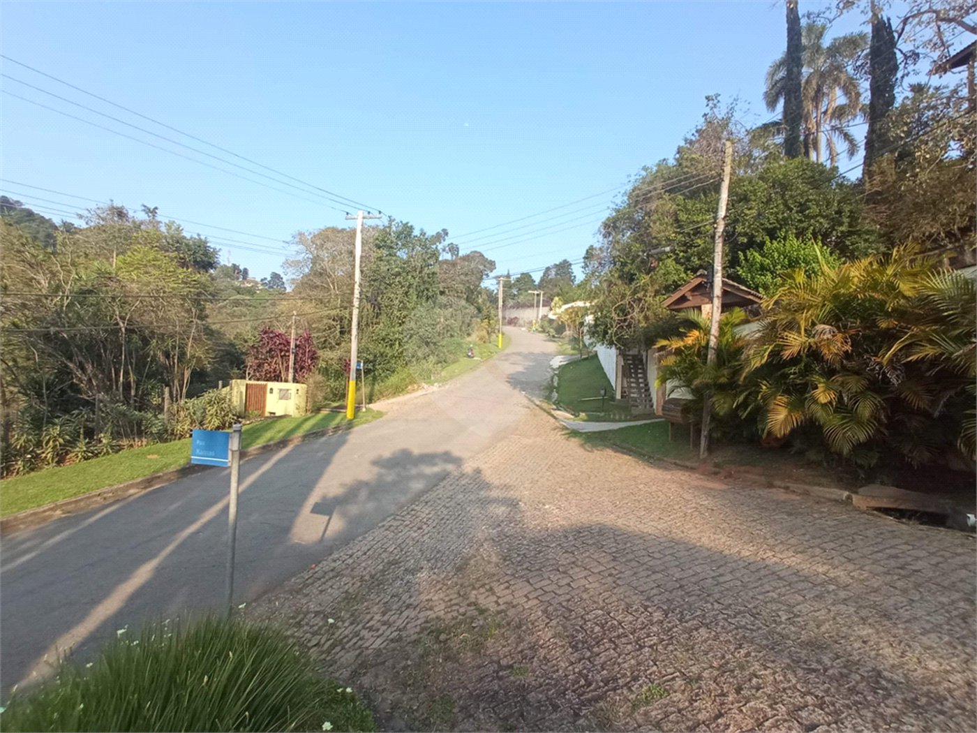 Casa à venda com 4 quartos, sendo 1 suíte, no condomínio Alpes da Cantareira, Mairiporã - SP