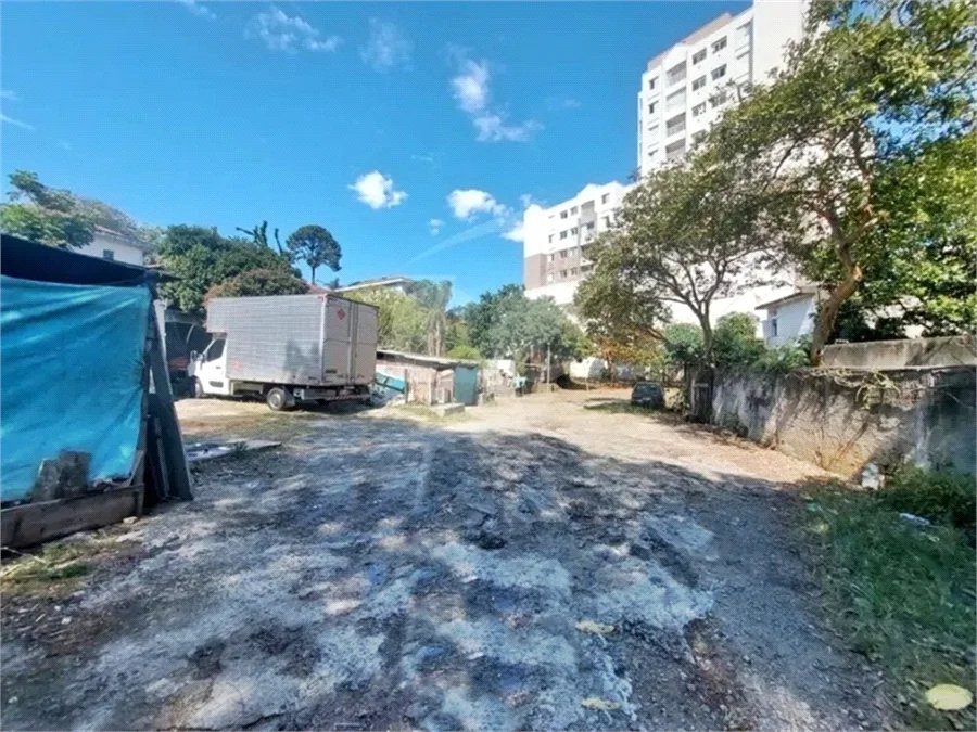 Terreno à venda em Vila Nivi, São Paulo, SP