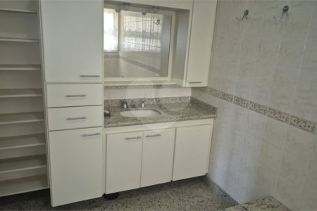 Casa à venda com 4 quartos, sendo 3 suítes,  no condomínio Chácara das Rosas, São Paulo - SP