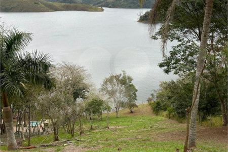 Terreno à venda no condomínio Portal do Igaratá, Igaratá - SP