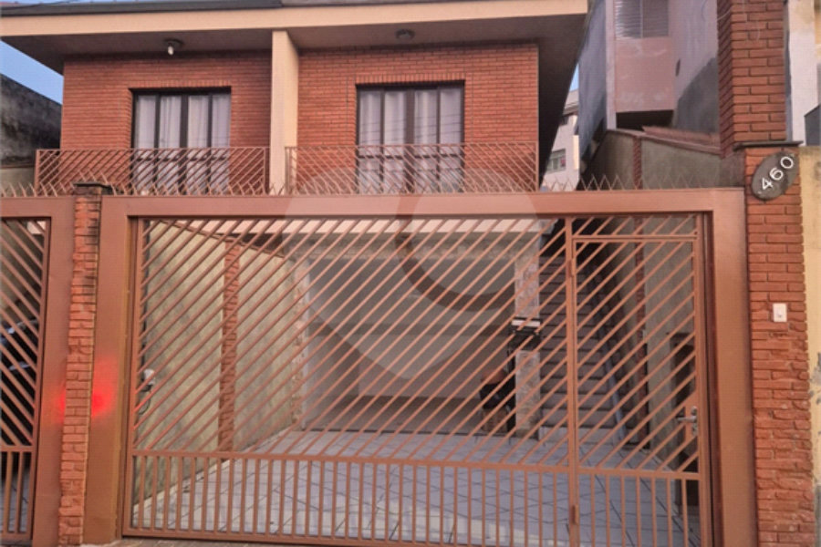 Sobrado à venda com 3 quartos, sendo 1 suíte, em Vila Bonilha, São Paulo, SP