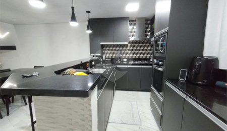Casa à venda com 3 quartos, sendo 1 suíte,  em Residencial Colinas, Mogi das Cruzes, SP
