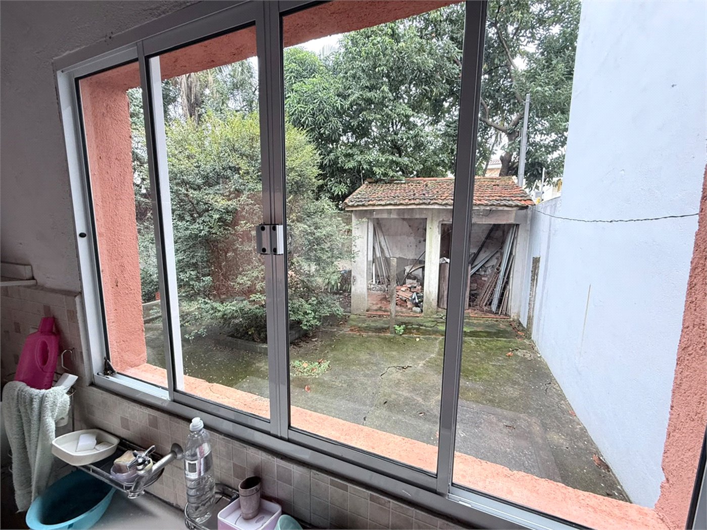 Casa à venda com 3 quartos, sendo 1 suíte, em Chora Menino, São Paulo, SP