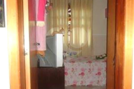 Casa à venda com 3 quartos, sendo 1 suíte,  em Parque Monte Alegre, Taboão da Serra, SP