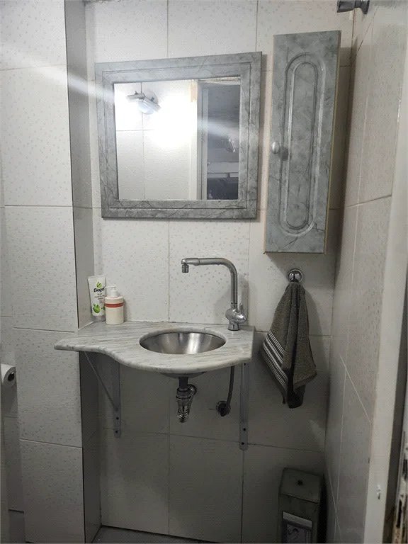 Sobrado à venda com 4 quartos, sendo 1 suíte, em Água Branca, São Paulo, SP
