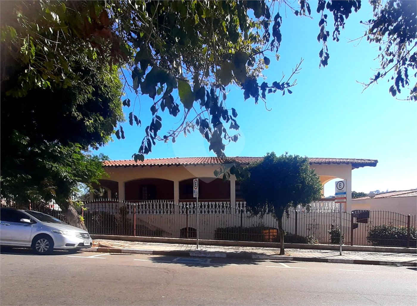 Casa à venda com 3 quartos, sendo 1 suíte, no Centro, Vinhedo, SP