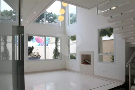 Casa à venda com 3 suítes no condomínio Residencial Morumbi, São Paulo - SP