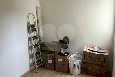 Casa à venda com 2 suítes no condomínio Jd. Avelino II, São Paulo - SP