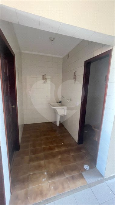Sobrado à venda com 4 quartos, sendo 1 suíte,  em Jardim Ester Yolanda, São Paulo, SP