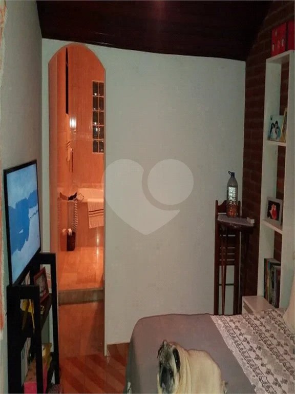 Sobrado à venda com 4 quartos, sendo 3 suítes, em Vila Irmãos Arnoni, São Paulo, SP