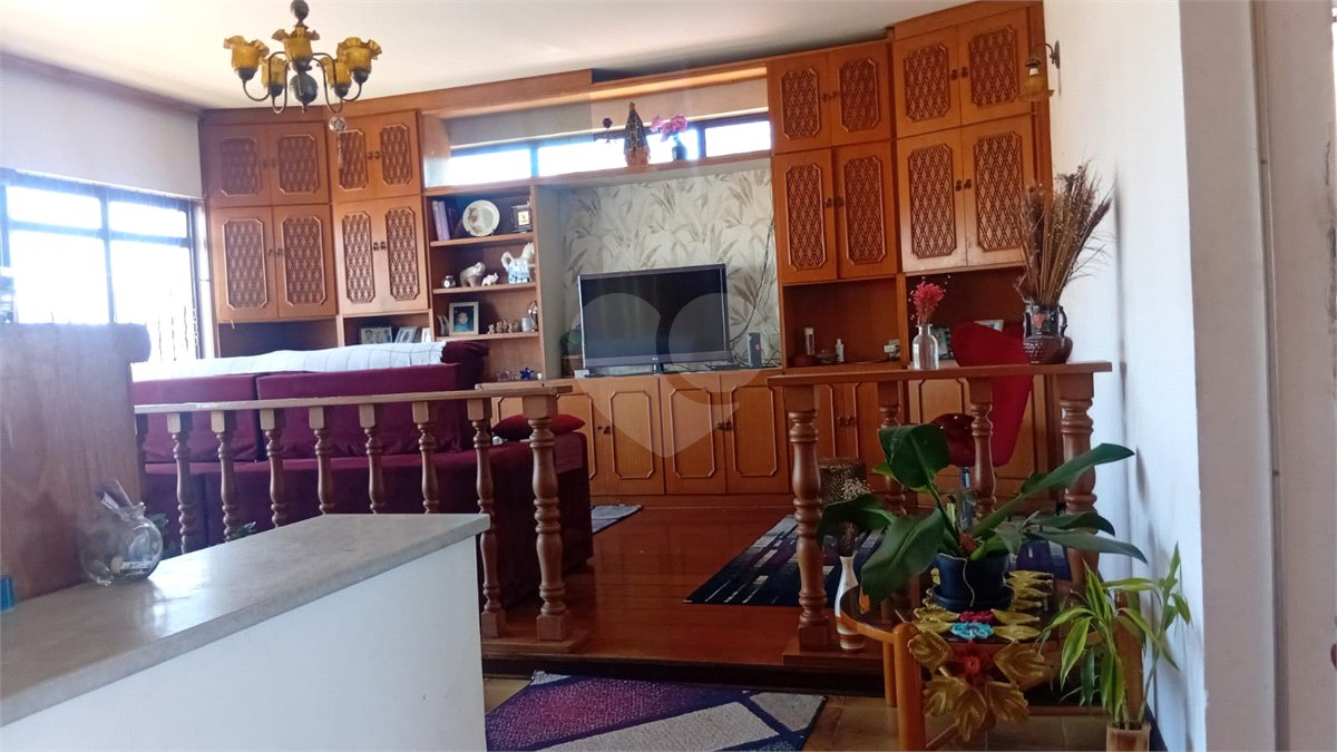 Casa à venda ou para alugar com 7 quartos, sendo 1 suíte,  em Vila Mogilar, Mogi das Cruzes, SP