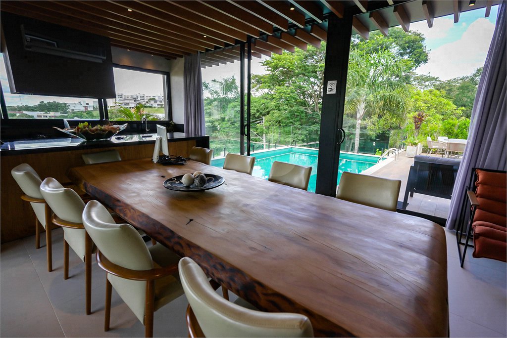 Casa à venda com 5 suítes no condomínio Plaza Athenee, Itu - SP
