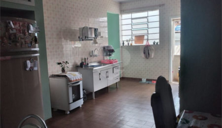 Casa à venda com 4 quartos, sendo 1 suíte,  no Centro, Mairinque, SP
