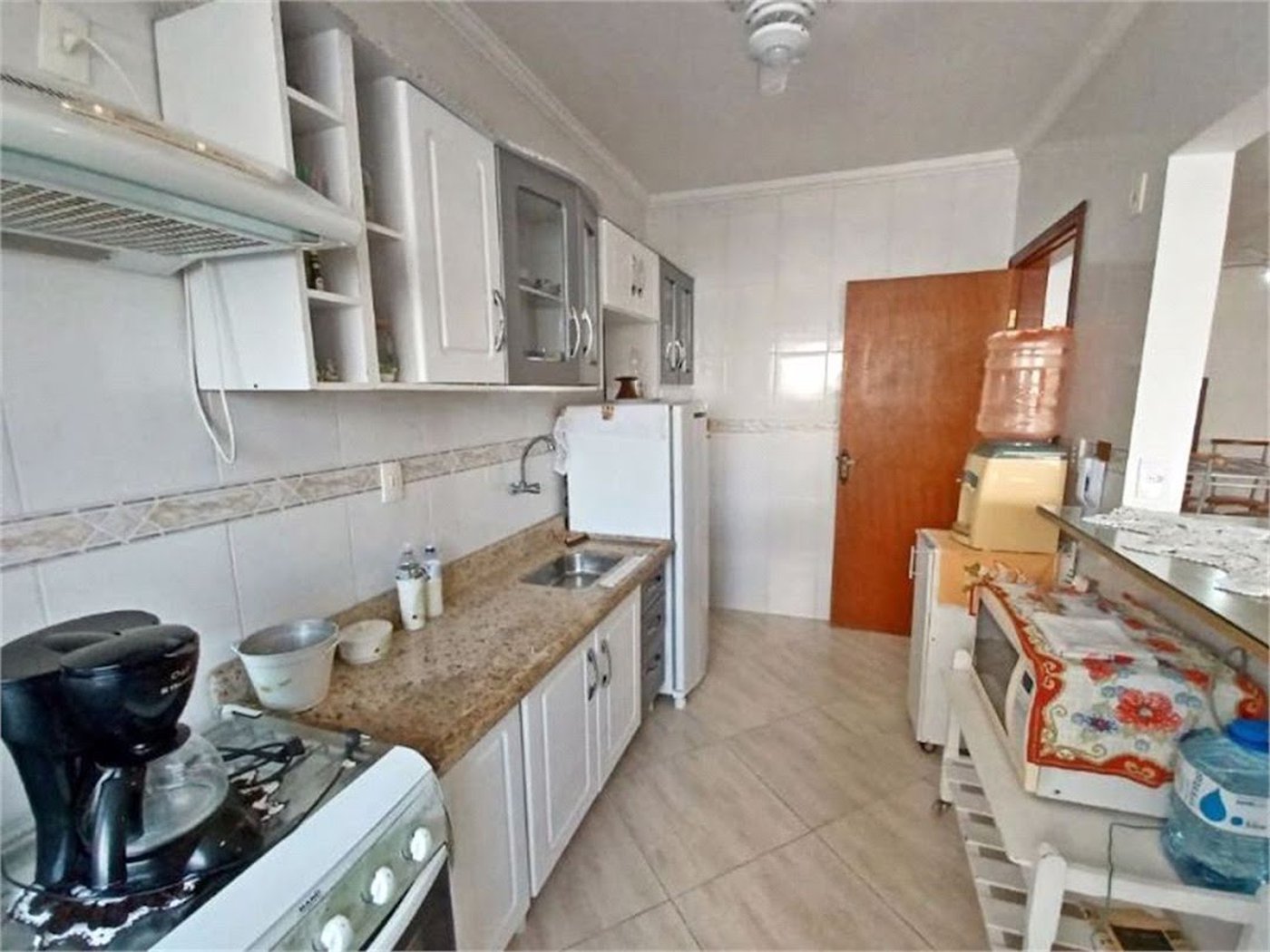 Apartamento Residencial à venda, Vila Guilhermina, Praia Grande - AP0254.