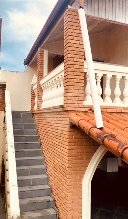 Sobrado à venda com 3 suítes em Barreiro, Mairiporã, SP