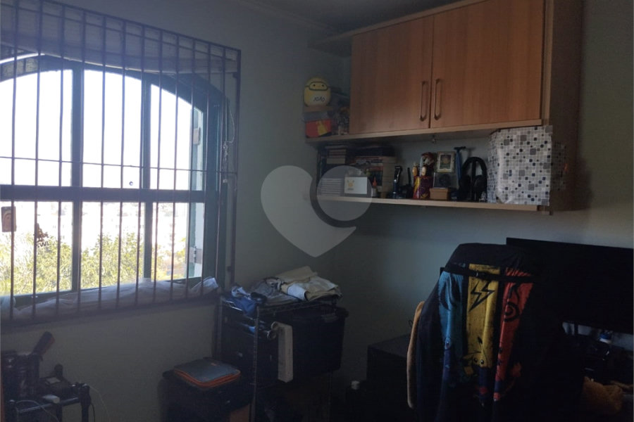 Sobrado à venda com 3 quartos em Vila Irmãos Arnoni, São Paulo, SP