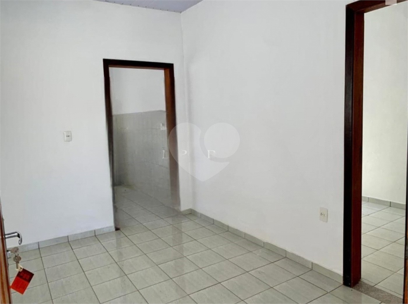 Casa à venda com 2 quartos, sendo 1 suíte,  em Jardim Pitangueiras I, Jundiaí, SP