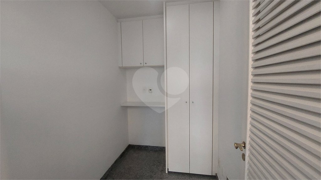 Apartamento à venda com 3 quartos, sendo 1 suíte, em Alto da Boa Vista, São Paulo, SP