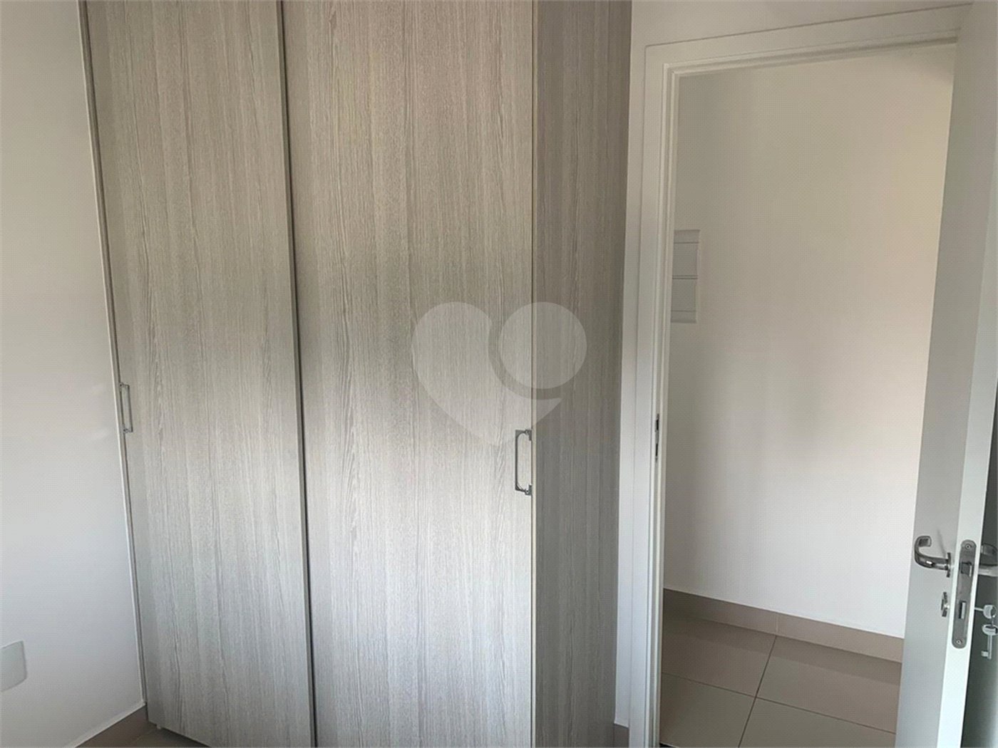 Apartamento à venda com 2 quartos, sendo 1 suíte, em Parque Industrial Tomas Edson, São Paulo, SP