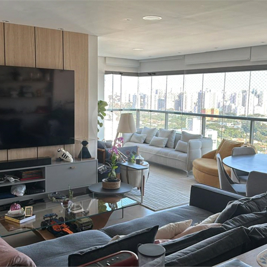 Apartamento à venda ou para alugar com 2 suítes em Vila Olímpia, São Paulo, SP