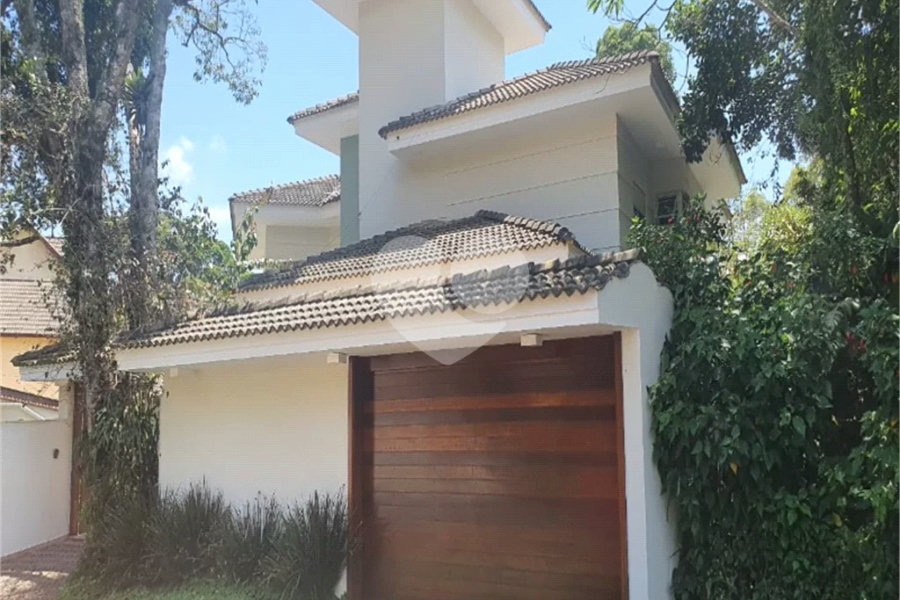 Casa à venda com 3 suítes no condomínio Parque Imperial da Cantareira, Mairiporã - SP