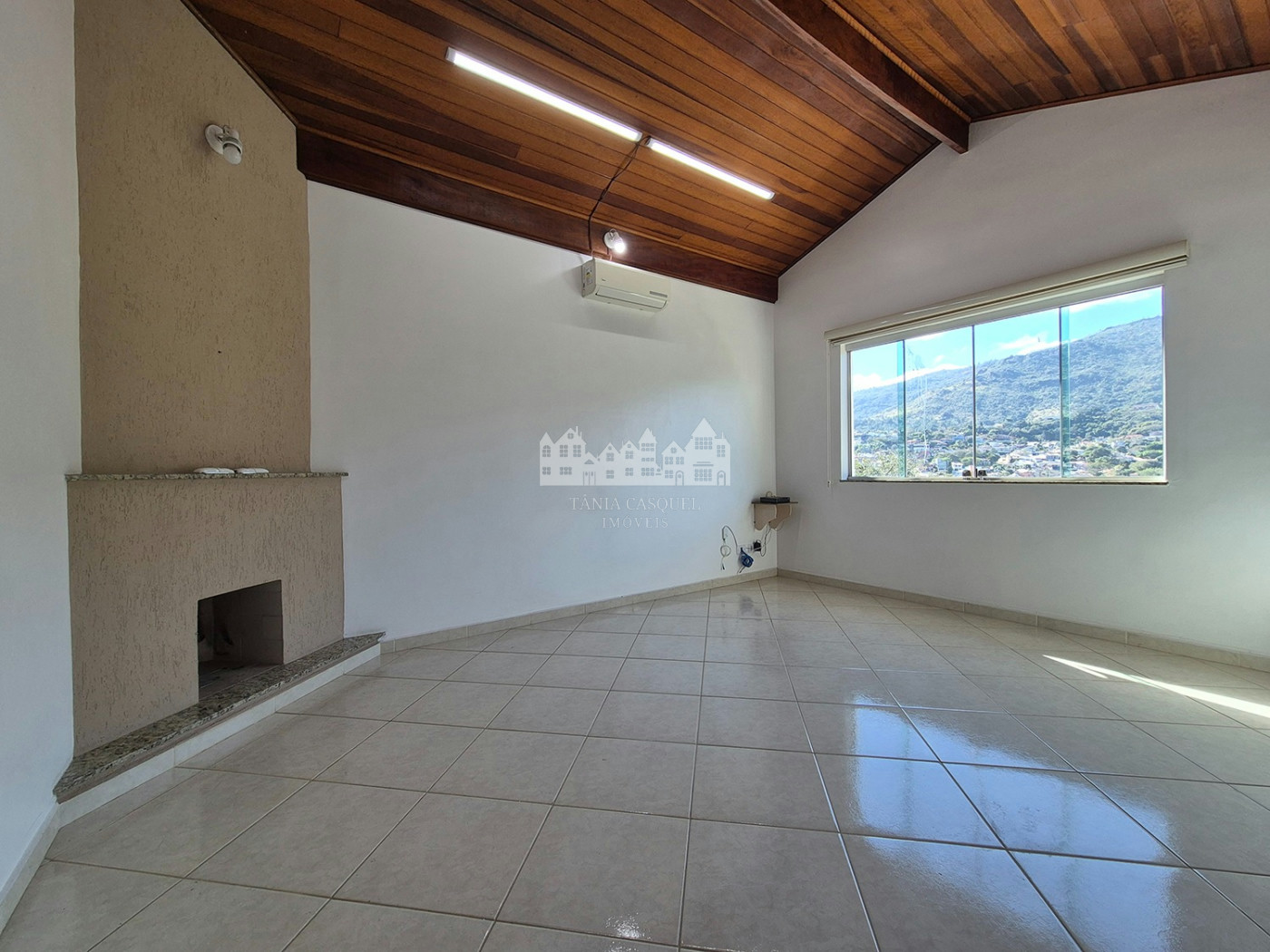 Casa à venda com 3 quartos, sendo 1 suíte, em Retiro das Fontes, Atibaia, SP