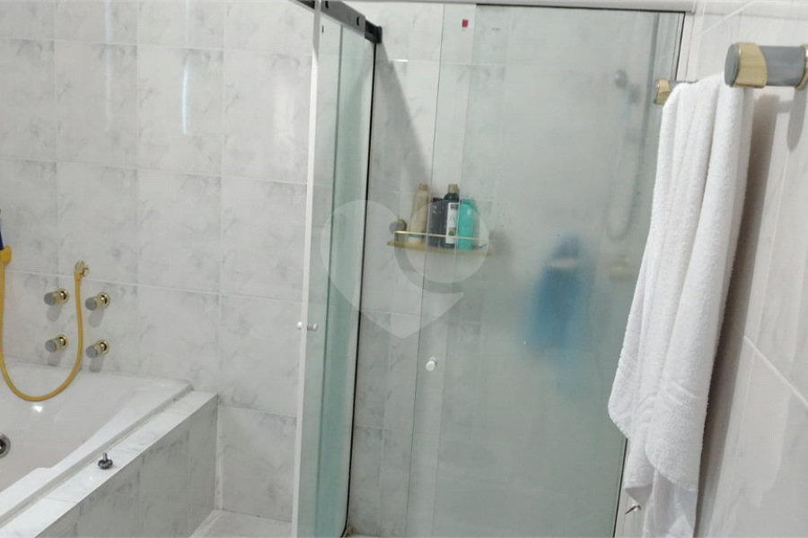 Sobrado à venda com 4 quartos, sendo 2 suítes, em Horto, São Paulo, SP