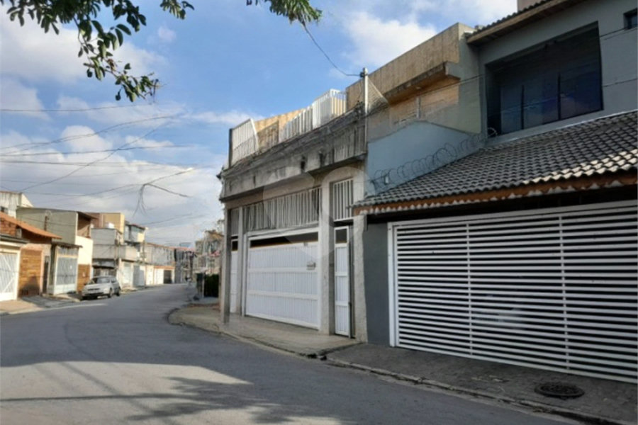 Sobrado à venda com 3 quartos, sendo 1 suíte,  em Saúde, São Paulo, SP