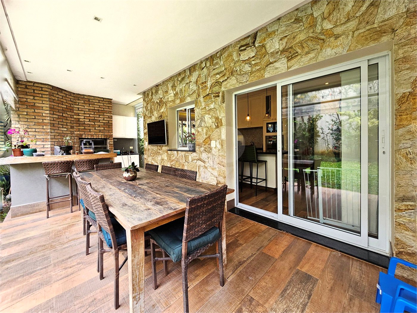 Casa à venda com 4 suítes no condomínio Ville Courchevel, São Paulo - SP