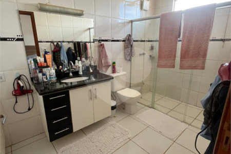 Casa à venda com 4 quartos, sendo 1 suíte, em Vila Santa Maria (vila Xavier), Araraquara, SP