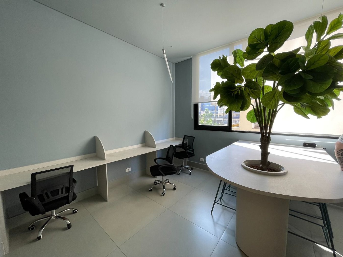 Apartamento 2 dormitórios (1 suíte), porteira fechada, 1 vaga demarcada, no José Menino, Santos
