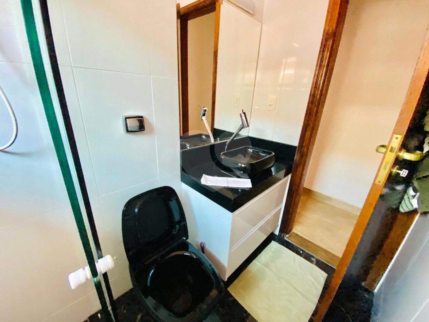 Sobrado à venda com 3 quartos, sendo 1 suíte, em Tremembé, São Paulo, SP