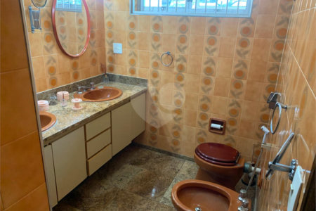 Casa à venda com 4 quartos, sendo 2 suítes, em Vila São Francisco, São Paulo, SP