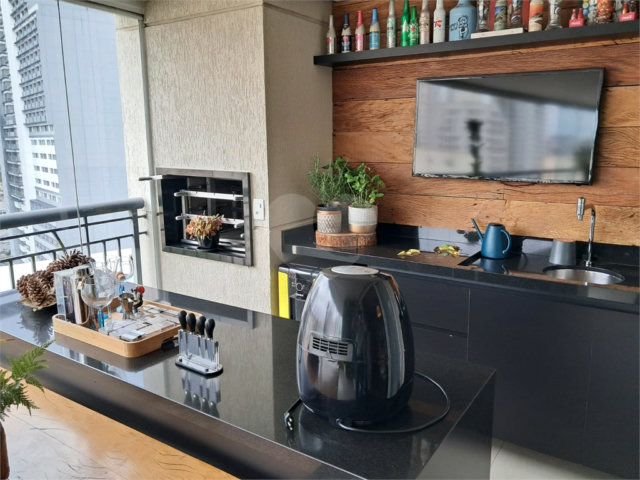 Apartamento à venda com 3 quartos, sendo 1 suíte,  em Chácara Santo Antônio, São Paulo, SP