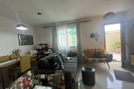 Casa à venda com 3 quartos, sendo 1 suíte,  no condomínio Capigaí, São Paulo - SP
