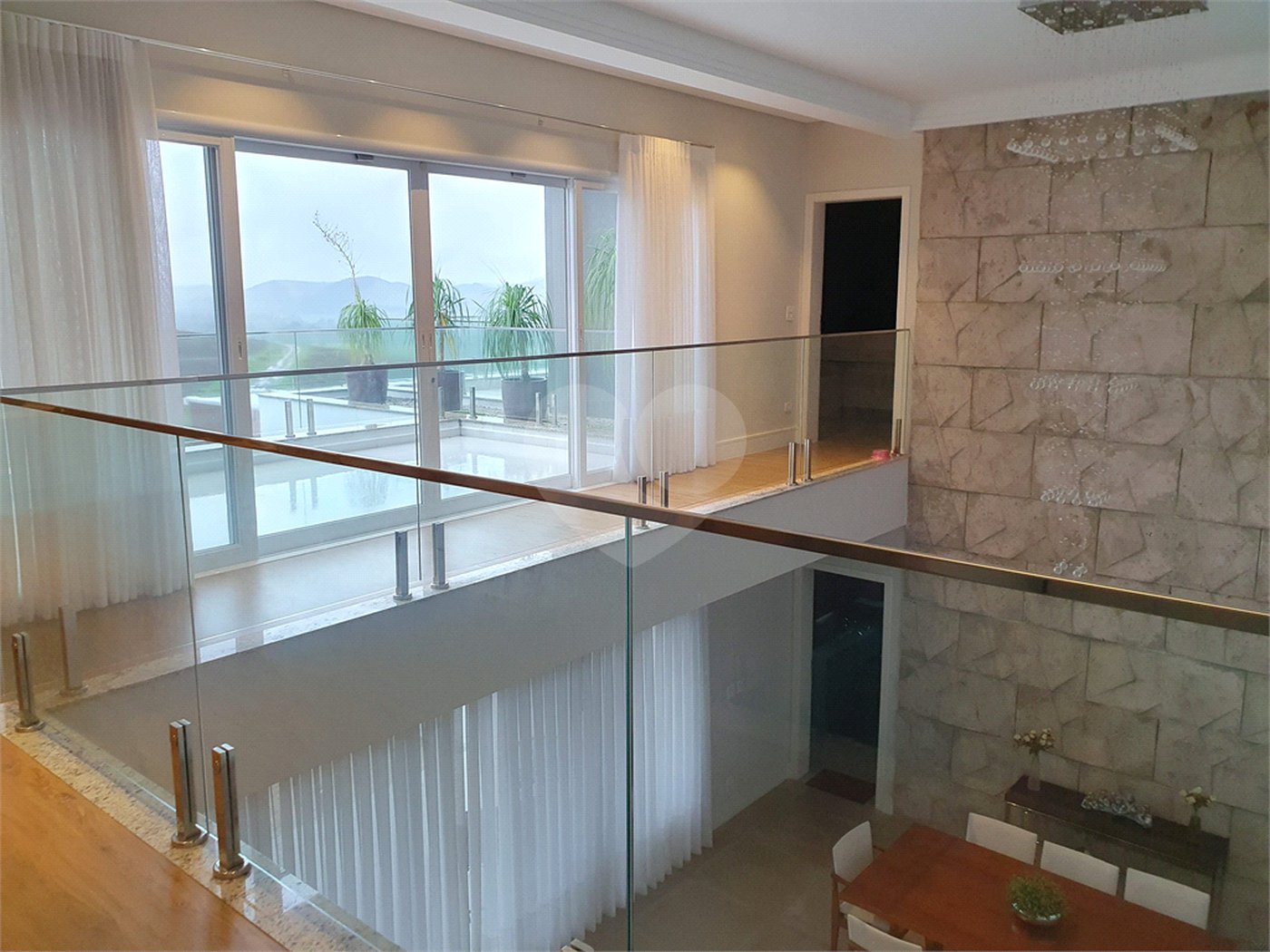Casa à venda com 4 suítes no condomínio Residencial Jaguary, São José dos Campos - SP