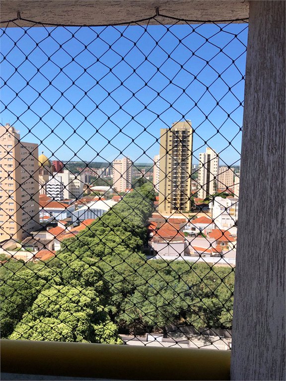Apartamento à venda com 2 quartos, sendo 1 suíte, no Centro, Araraquara, SP