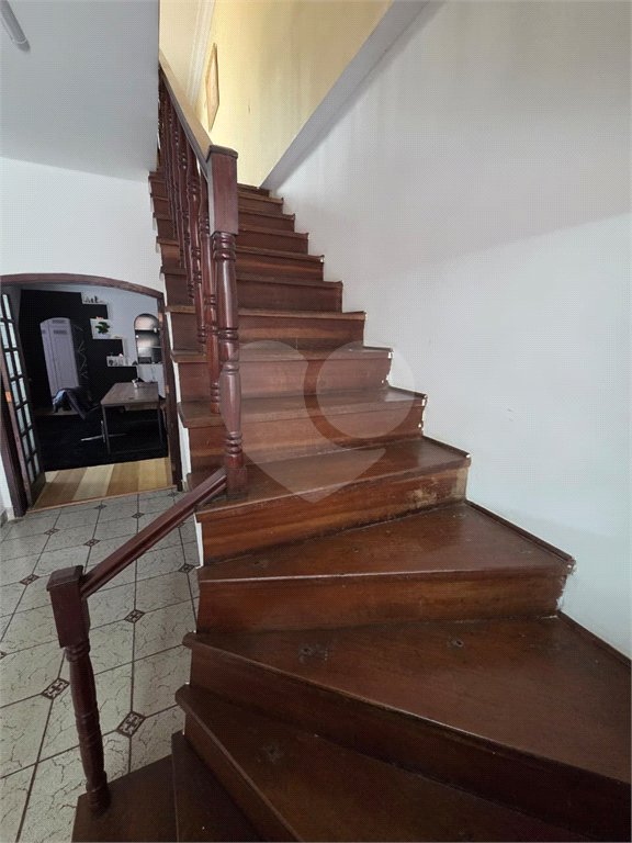 Sobrado à venda ou para alugar com 6 quartos, sendo 2 suítes, em Santana, São Paulo, SP