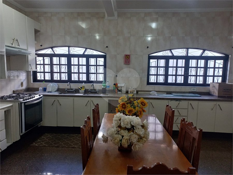 Sobrado à venda ou para alugar com 4 quartos, sendo 2 suítes,  em Barro Branco (zona Norte), São Paulo, SP