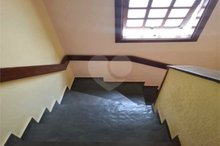 Casa à venda com 4 quartos, sendo 1 suíte, no condomínio Conjunto Residencial Green Village I, Mogi das Cruzes - SP