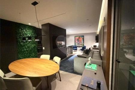 Apartamento à venda com 4 quartos, sendo 1 suíte, em Cerqueira César, São Paulo, SP